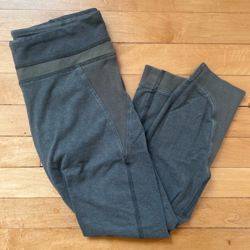 Lululemon Green Capri Leggings - Womens size 6